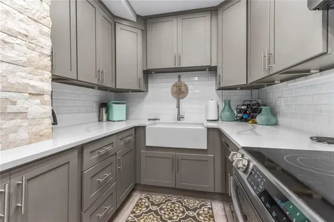 31 Island Way Clearwater Beach FL 33767