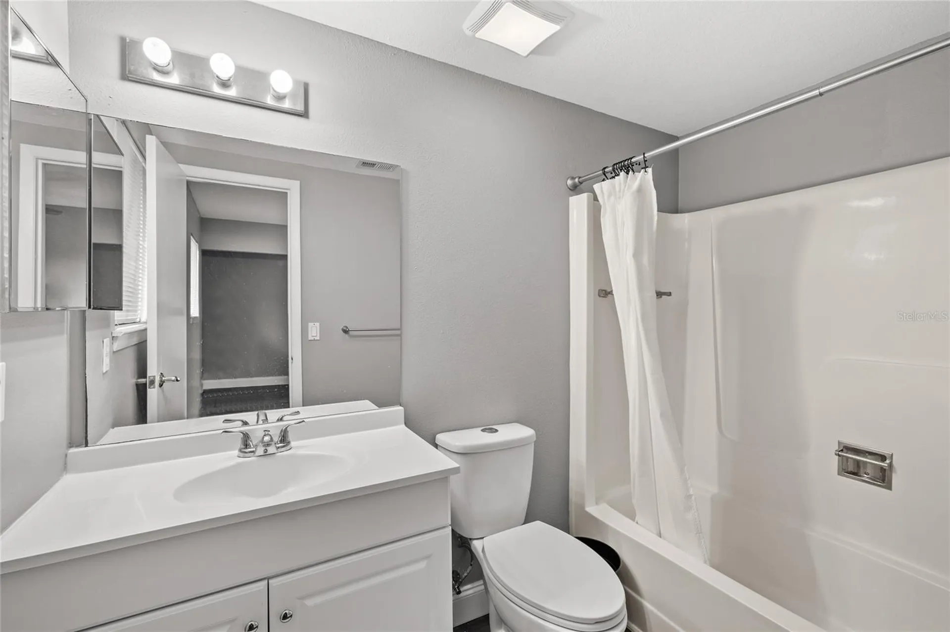 707 Saint Matthew Circle Altamonte Springs FL 32714