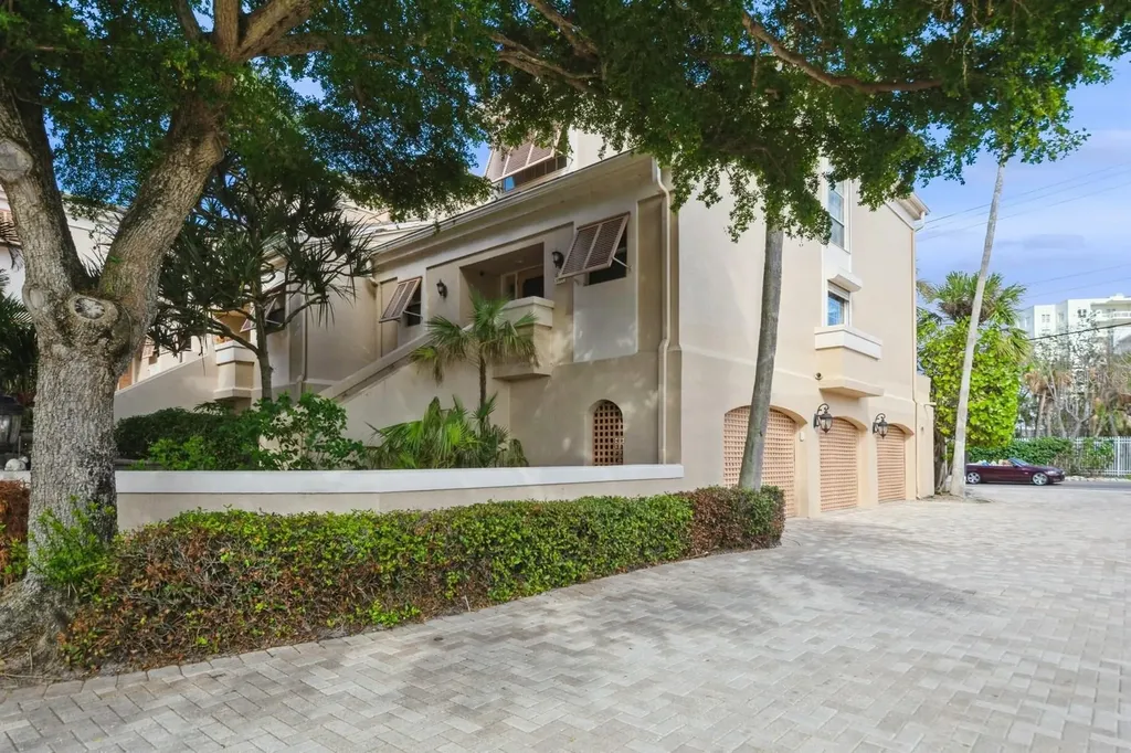 1195 Coquille Street Sarasota FL 34242