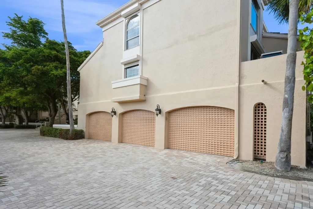 1195 Coquille Street Sarasota FL 34242