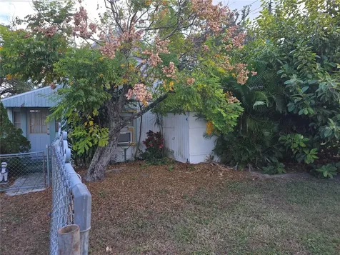 406 NW 7th Street Mulberry FL 33860