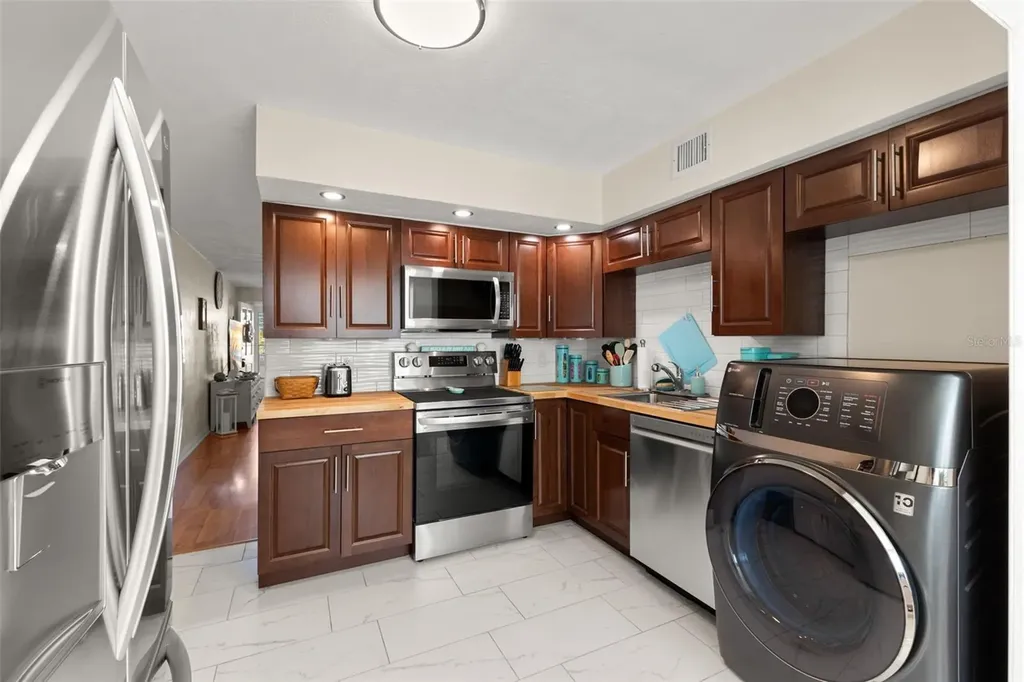 2461 Canadian Way Clearwater FL 33763