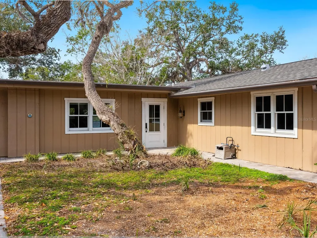 615 Buttonwood Drive Longboat Key FL 34228
