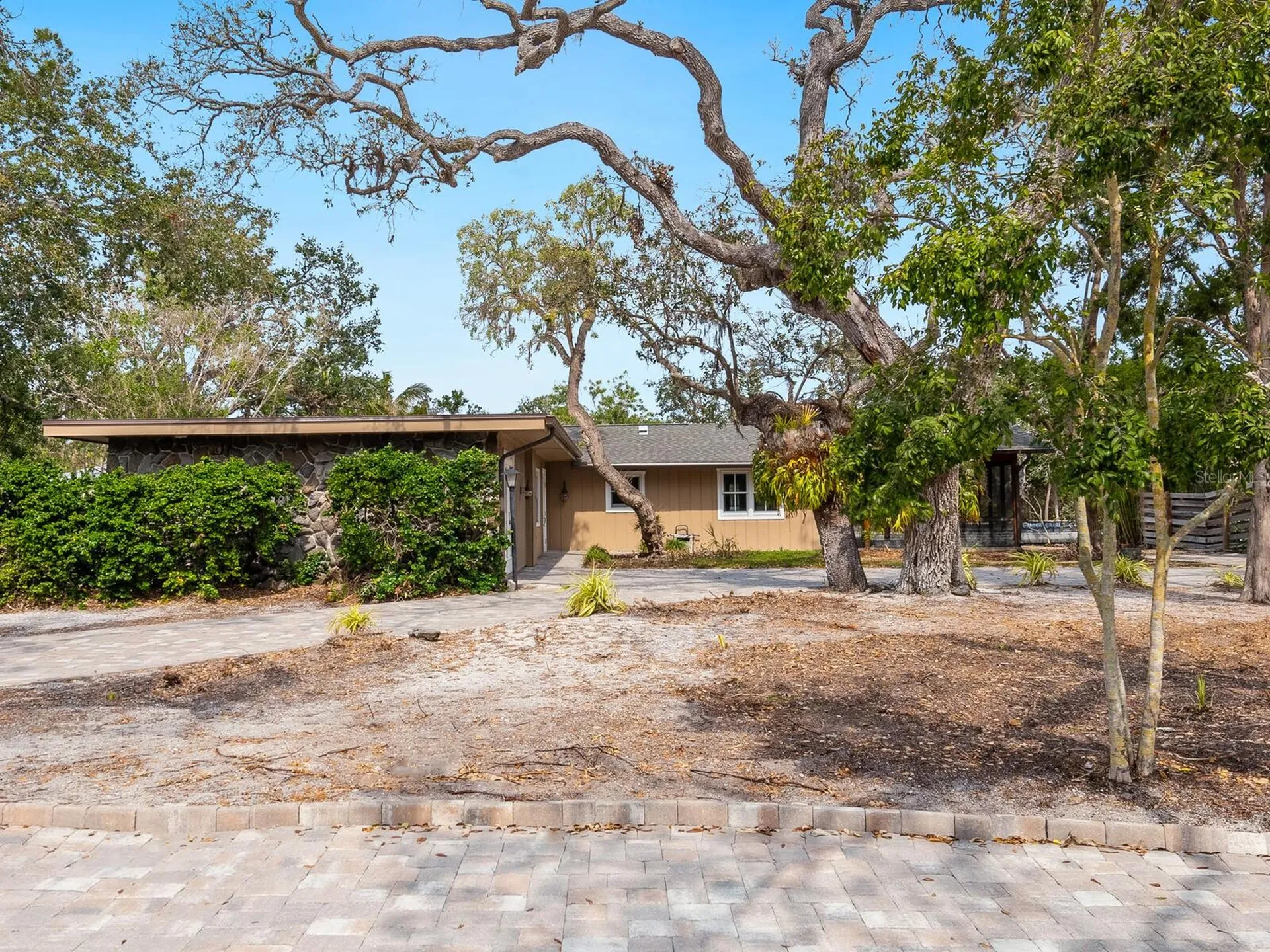 615 Buttonwood Drive Longboat Key FL 34228