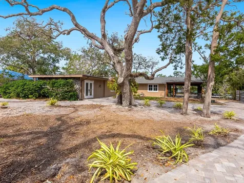 615 Buttonwood Drive Longboat Key FL 34228