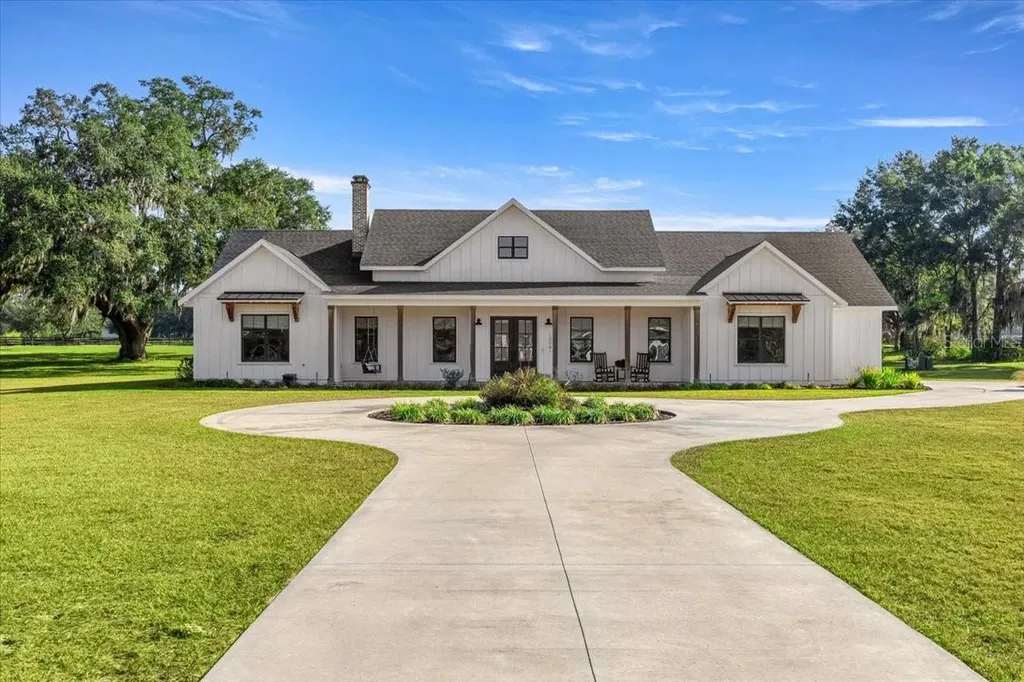 10561 NE 104th Circle Oxford FL 34484