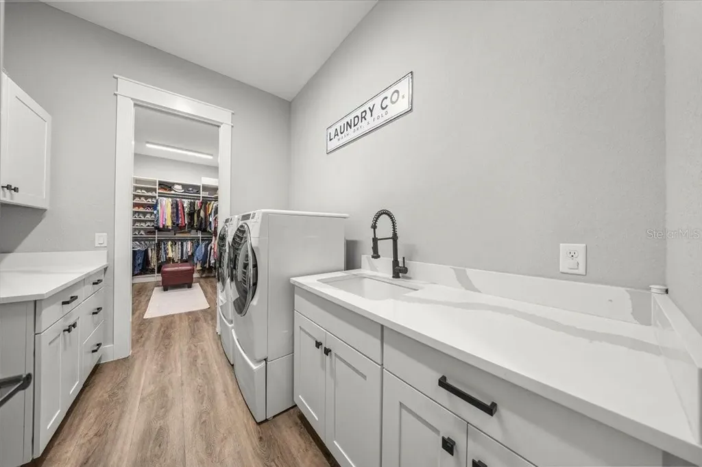 10561 NE 104th Circle Oxford FL 34484