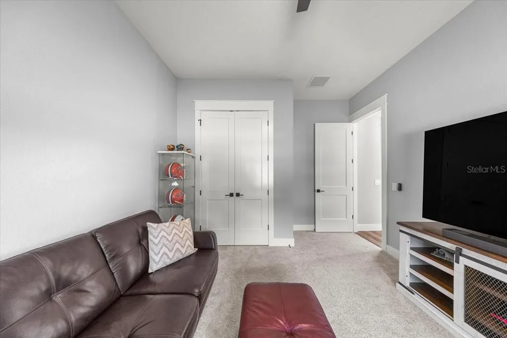 10561 NE 104th Circle Oxford FL 34484