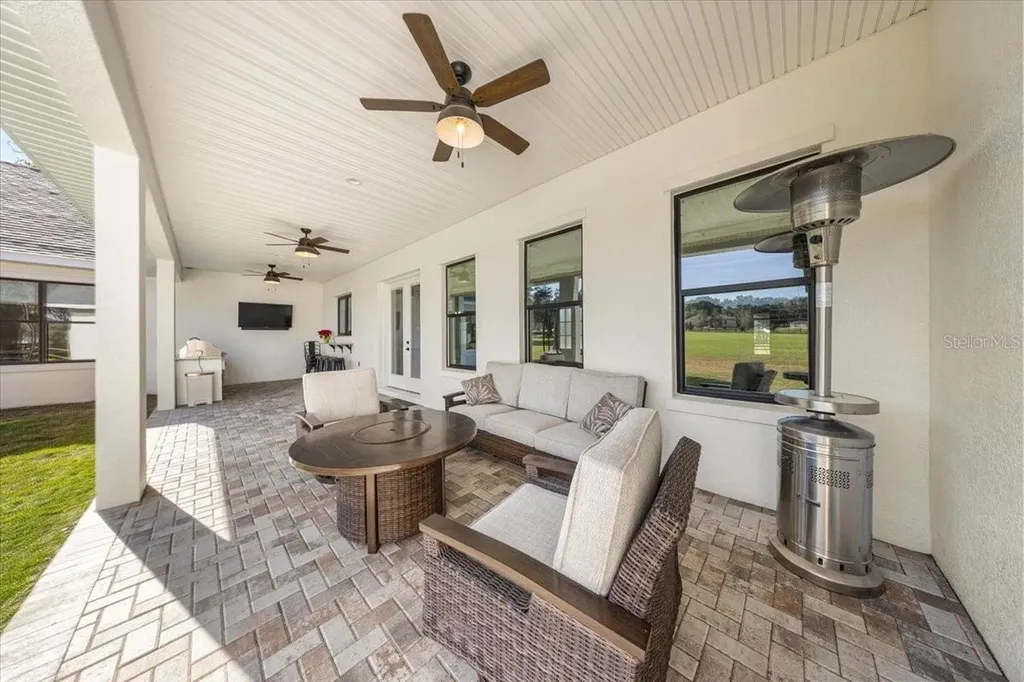 10561 NE 104th Circle Oxford FL 34484
