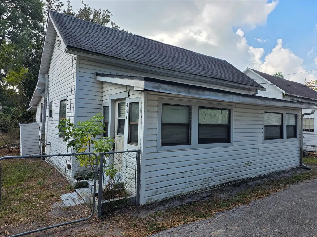 404 NW 7th Street Mulberry FL 33860