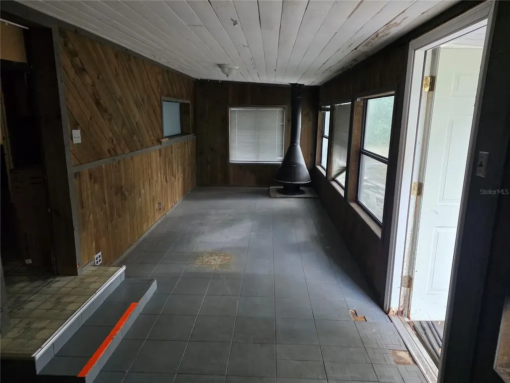404 NW 7th Street Mulberry FL 33860