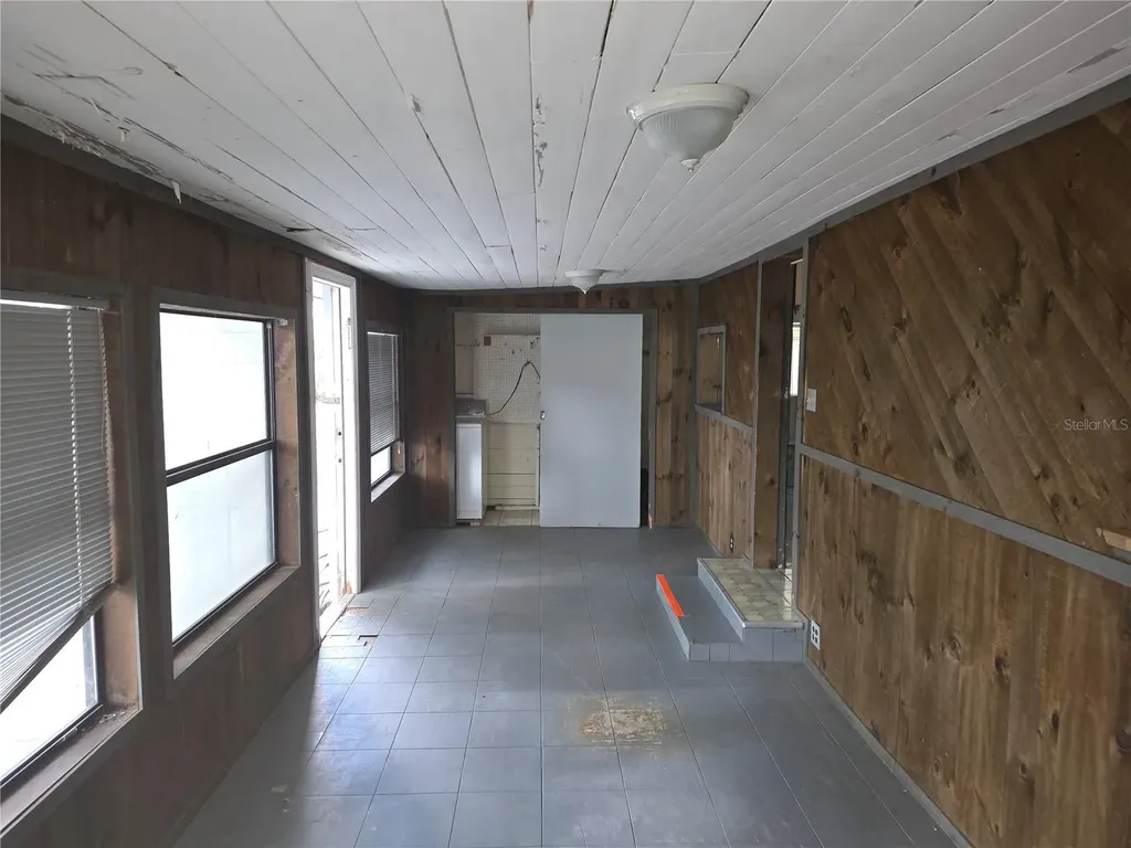 404 NW 7th Street Mulberry FL 33860