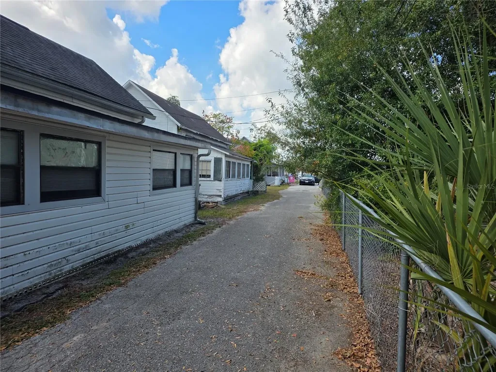 404 NW 7th Street Mulberry FL 33860