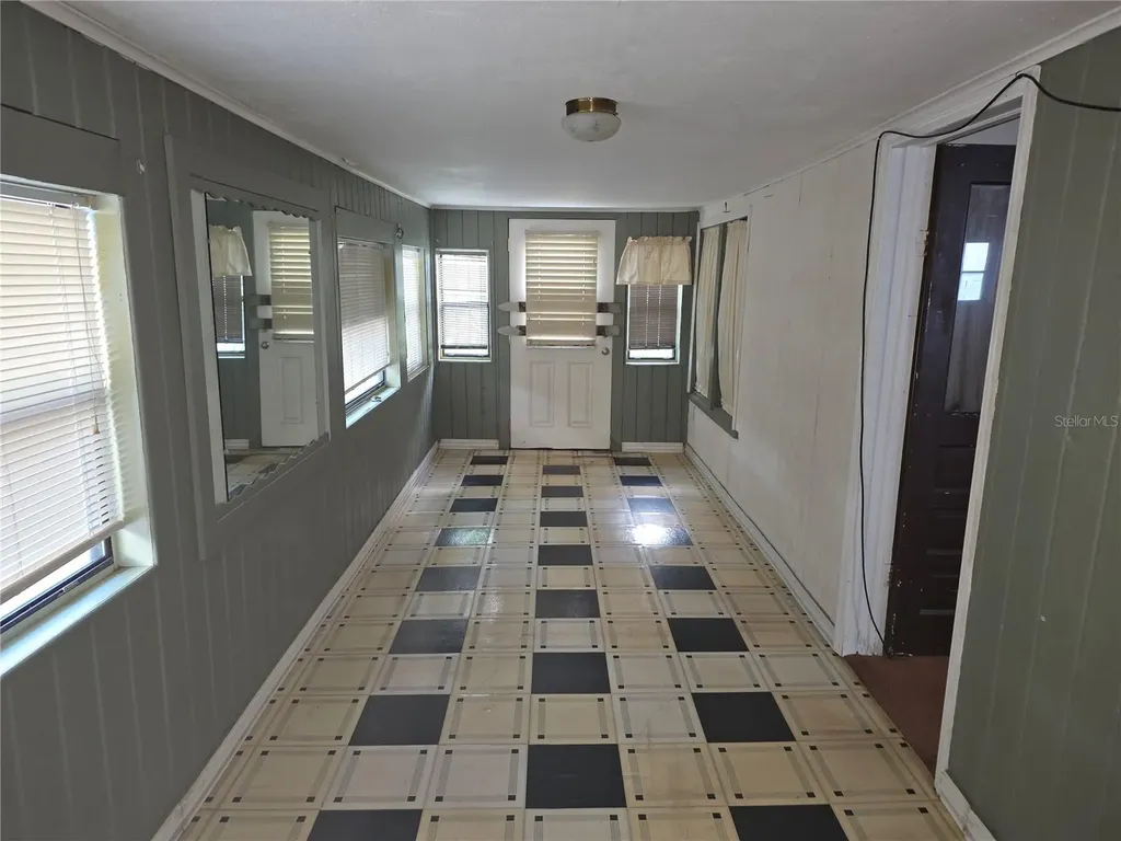 404 NW 7th Street Mulberry FL 33860