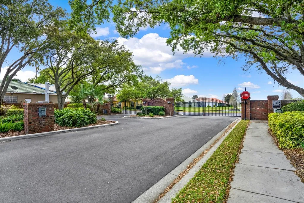 108 Lake Region Boulevard N Winter Haven FL 33881