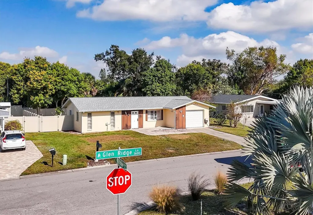 3621 Glen Ridge Lane Sarasota FL 34233