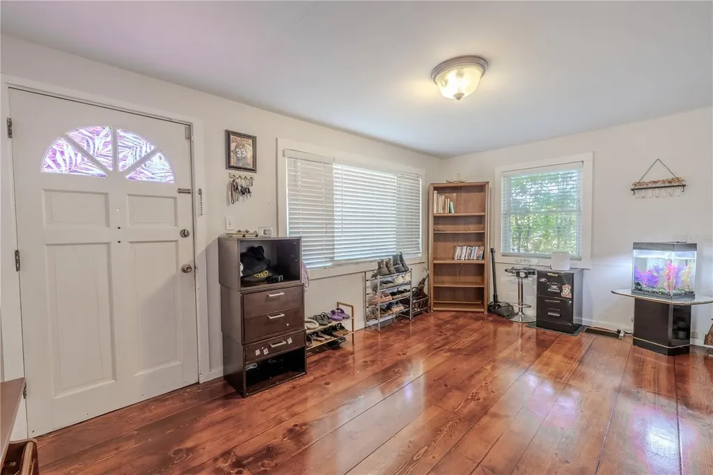 1765 Kings Highway Clearwater FL 33755