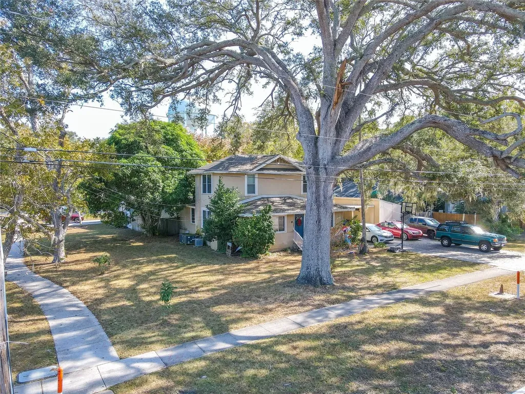1765 Kings Highway Clearwater FL 33755