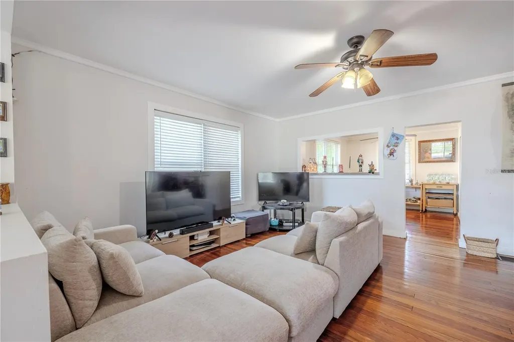 1765 Kings Highway Clearwater FL 33755