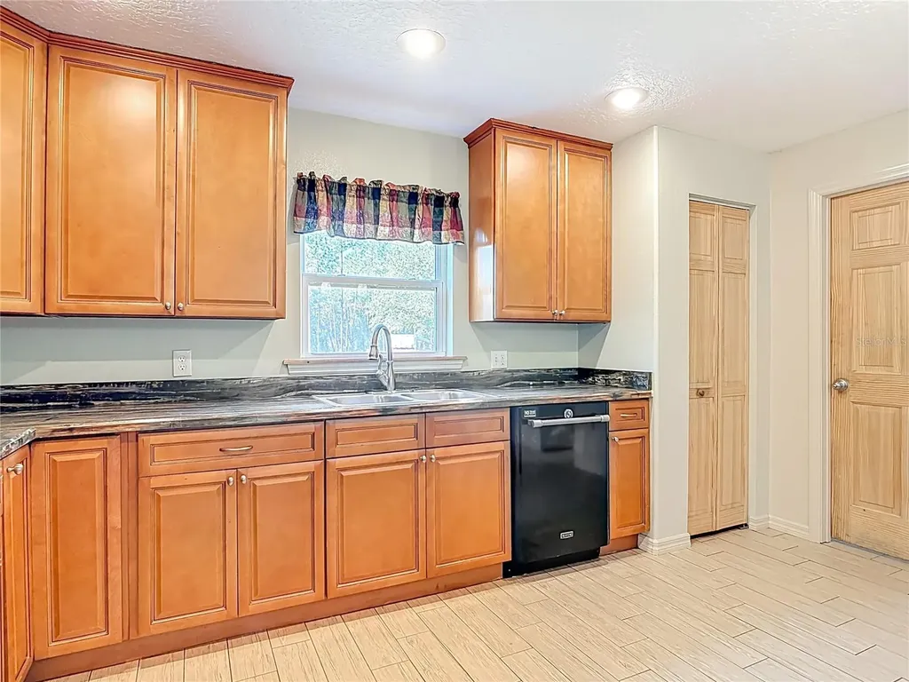 6100 Winning Wood Trail De Leon Springs FL 32130