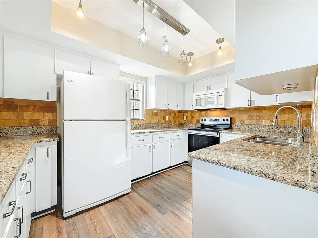 2497 Heron Terrace Clearwater FL 33762
