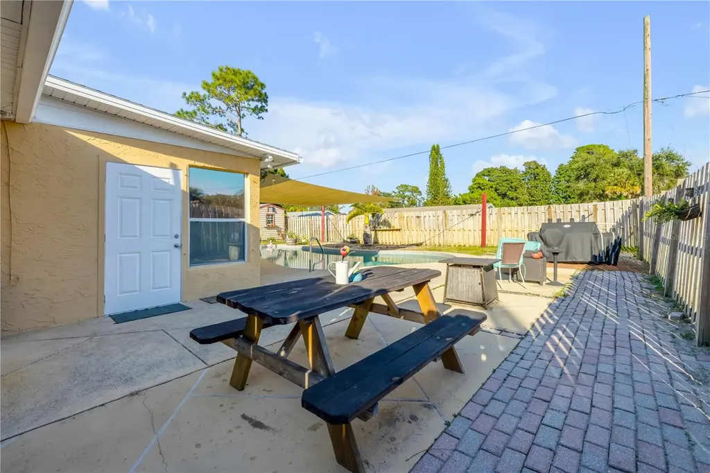 2425 Travelers Palm Drive Edgewater FL 32141