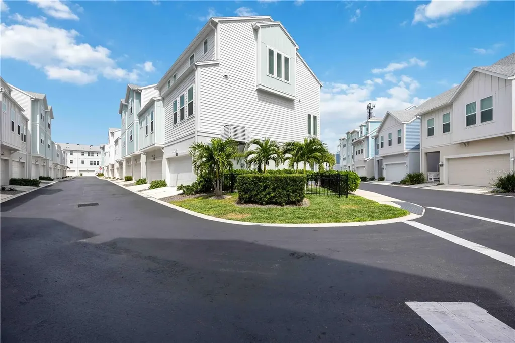2344 Lindstrom Street Sarasota FL 34237