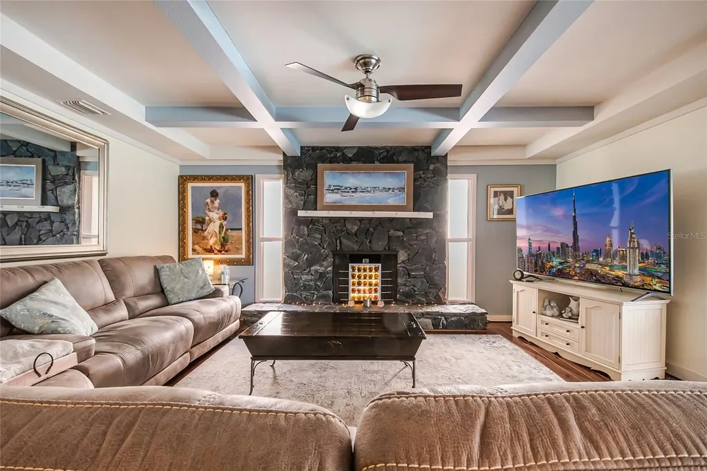 617 Riverview Avenue Altamonte Springs FL 32714