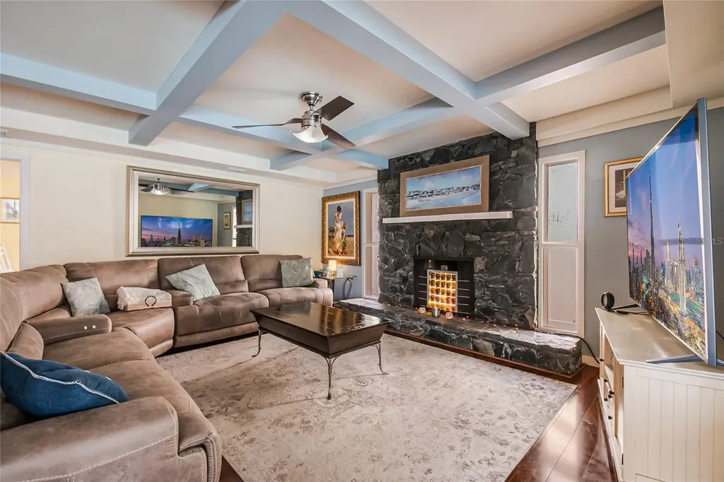 617 Riverview Avenue Altamonte Springs FL 32714