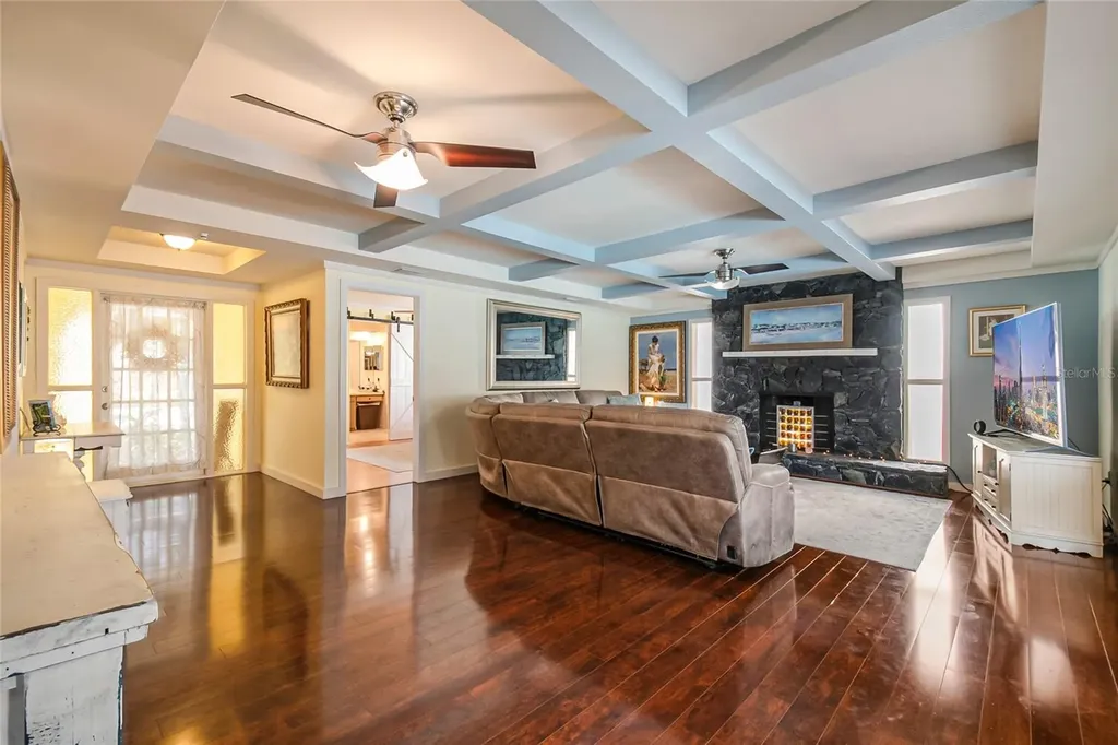 617 Riverview Avenue Altamonte Springs FL 32714