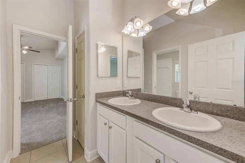 2134 Valterra Vista Way Valrico FL 33594