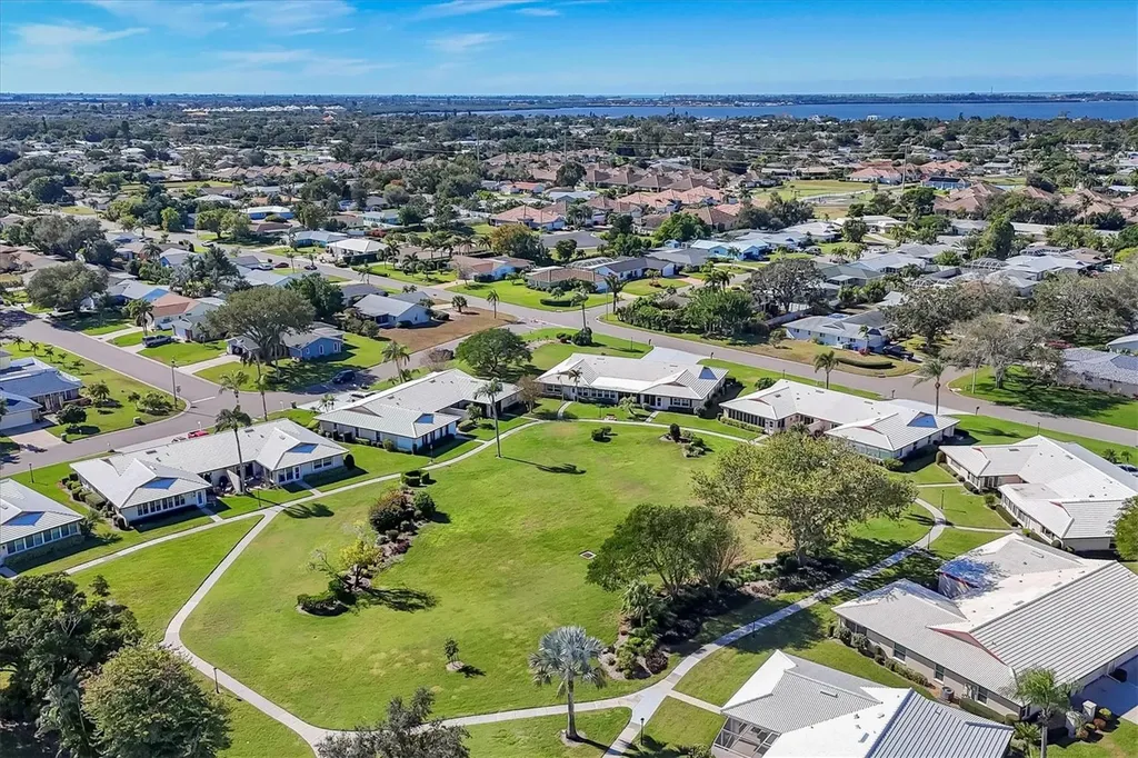 1305 68th Street W Bradenton FL 34209