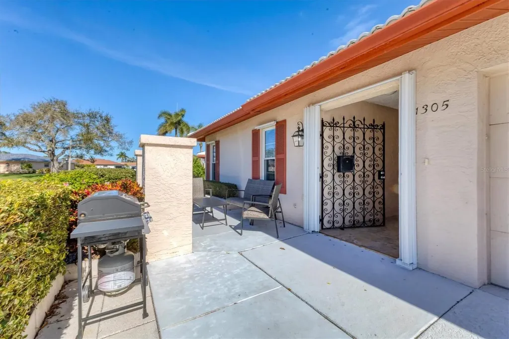 1305 68th Street W Bradenton FL 34209