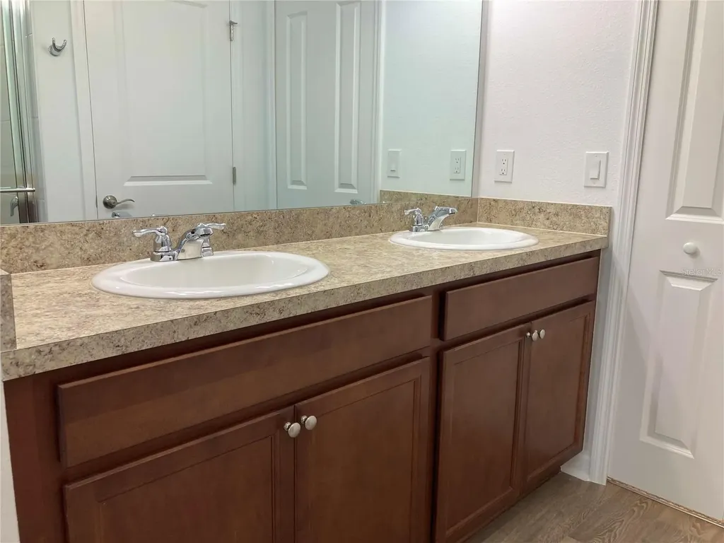 280 Last Mango Daytona Beach FL 32124