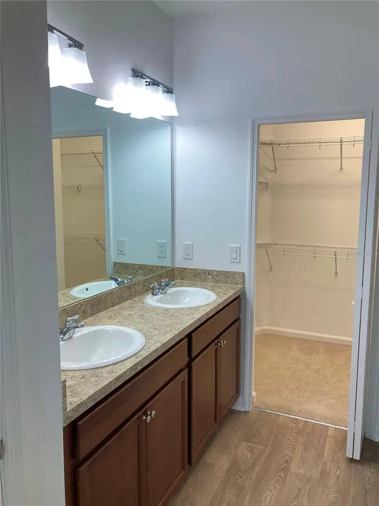 280 Last Mango Daytona Beach FL 32124