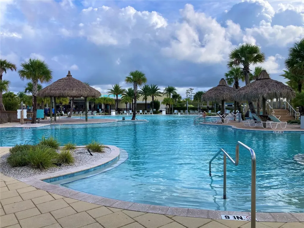 280 Last Mango Daytona Beach FL 32124