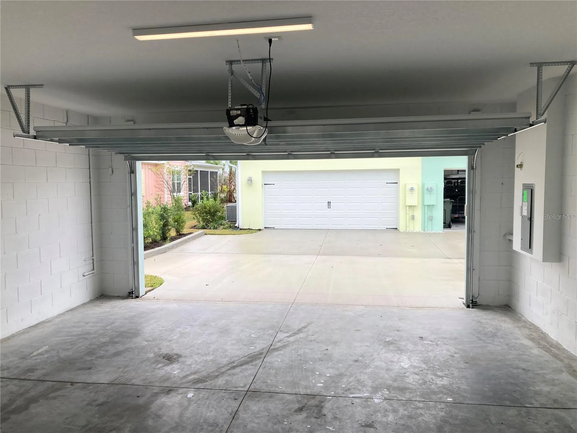 280 Last Mango Daytona Beach FL 32124