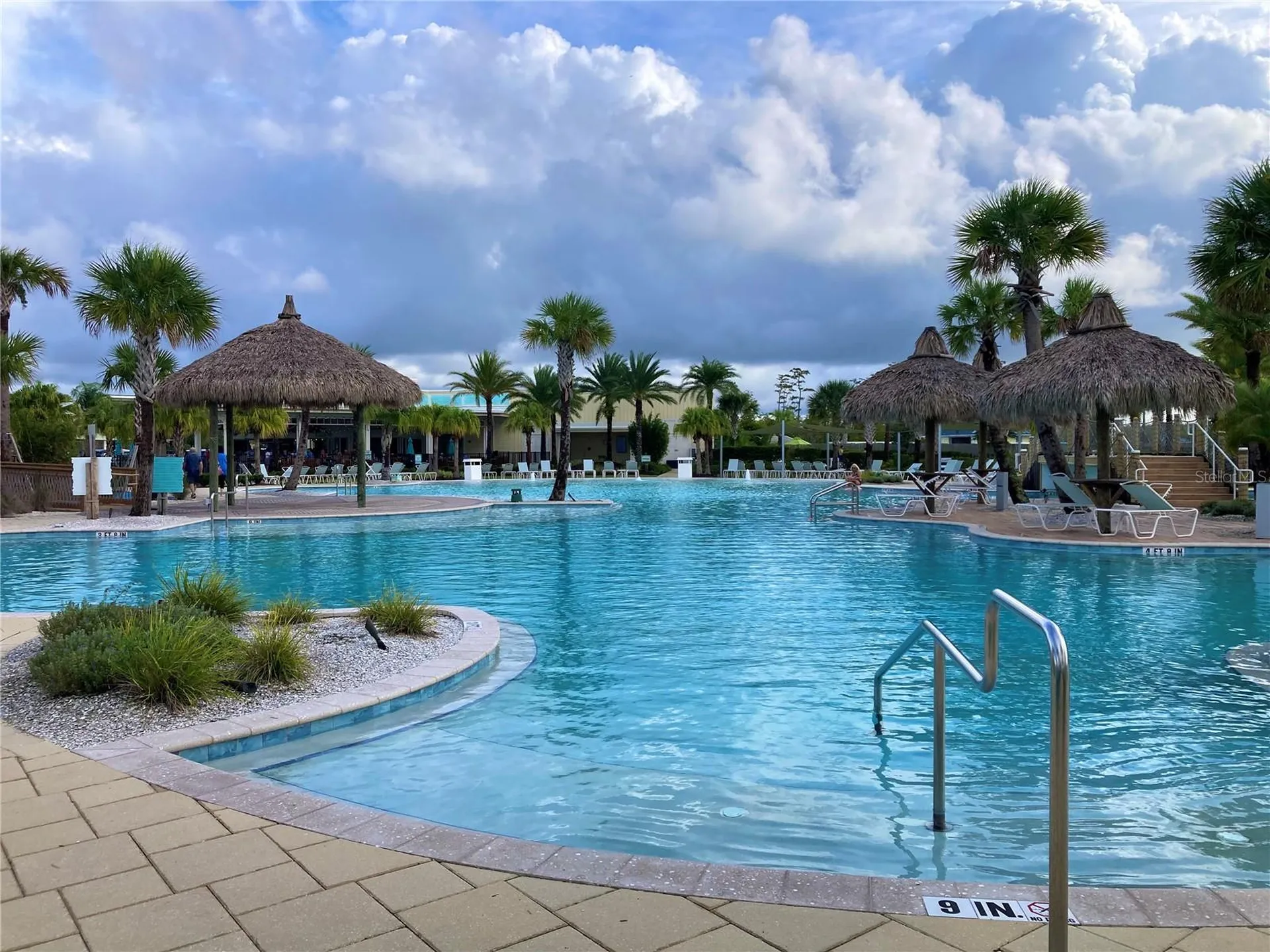 280 Last Mango Daytona Beach FL 32124