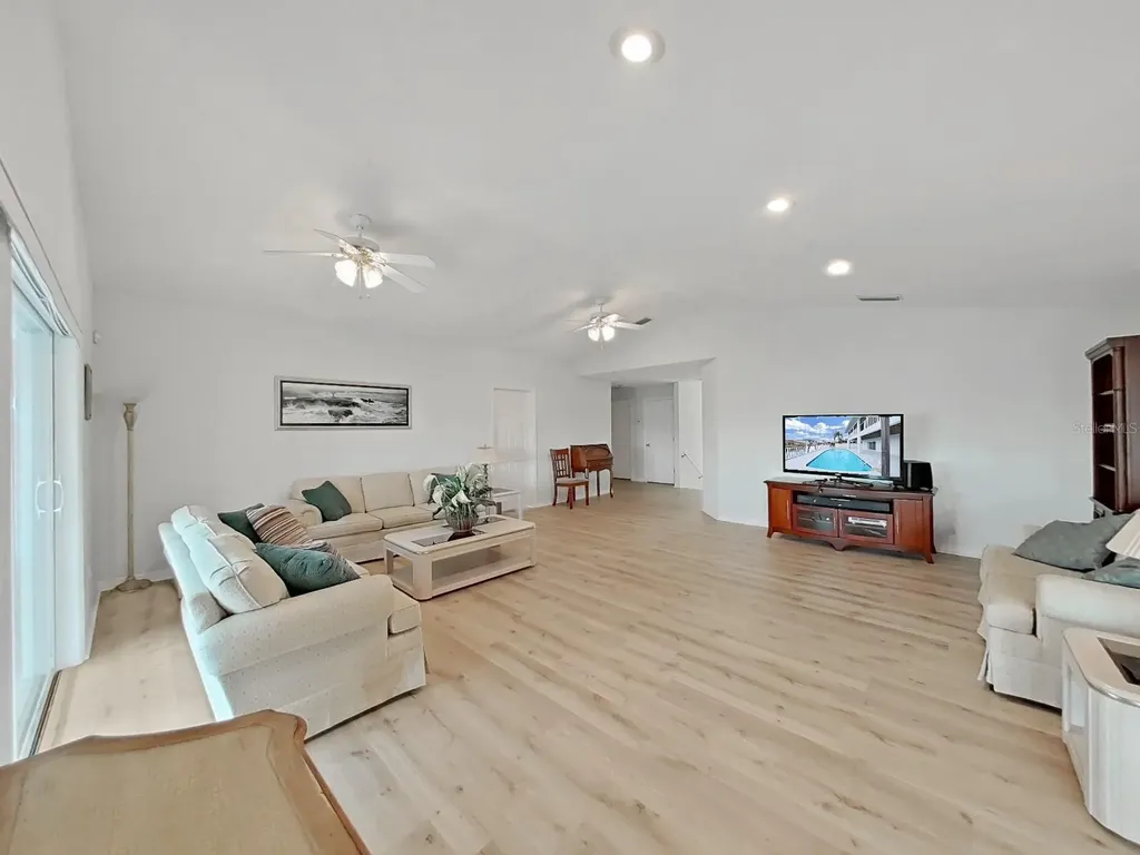 7438 S Gulf Way Hudson FL 34667