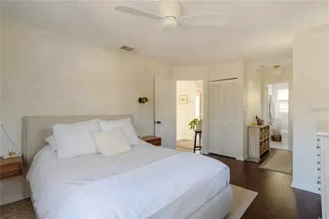 2337 Ixora Avenue Sarasota FL 34234