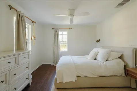 2337 Ixora Avenue Sarasota FL 34234