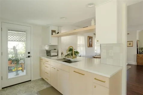 2337 Ixora Avenue Sarasota FL 34234