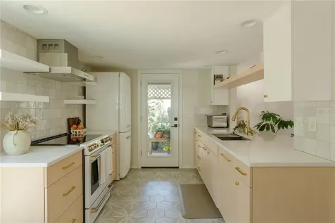 2337 Ixora Avenue Sarasota FL 34234