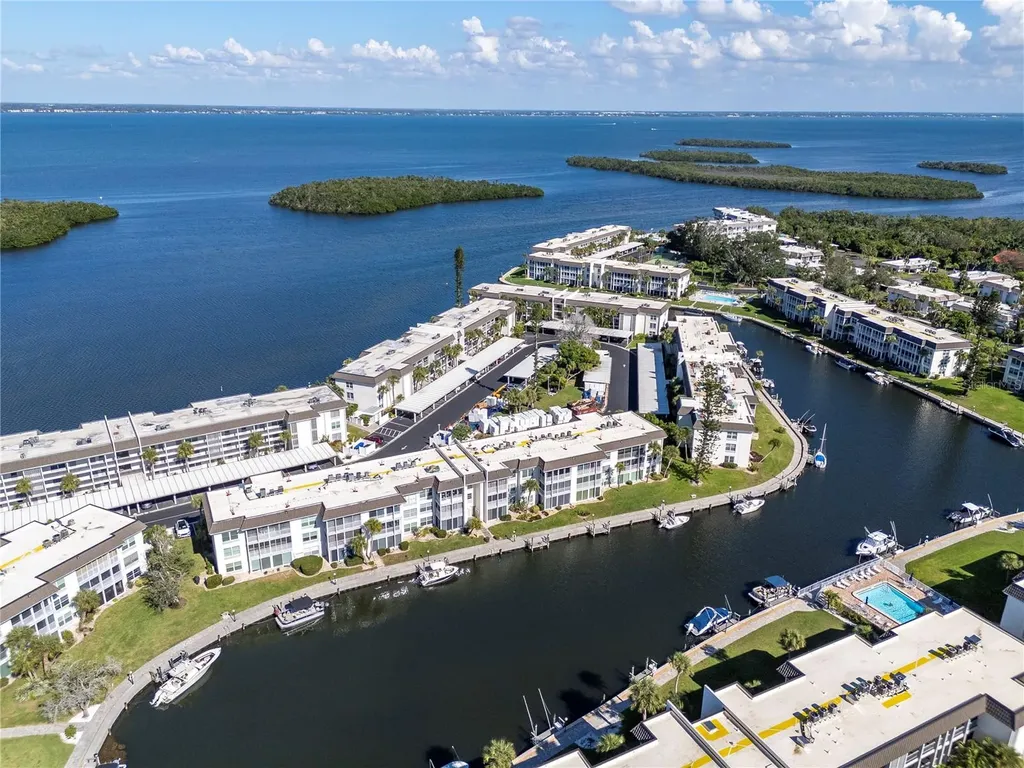 4390 Exeter Drive Longboat Key FL 34228