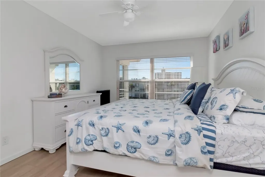 4390 Exeter Drive Longboat Key FL 34228