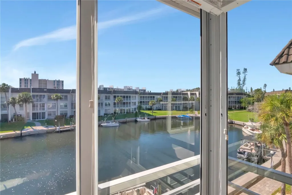 4390 Exeter Drive Longboat Key FL 34228