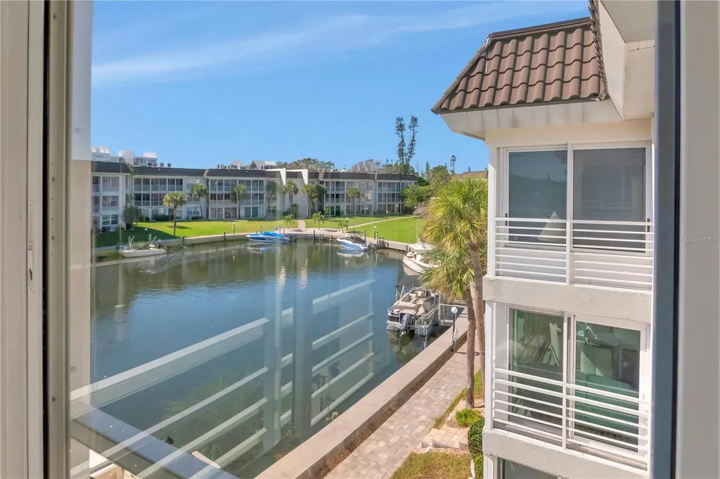 4390 Exeter Drive Longboat Key FL 34228
