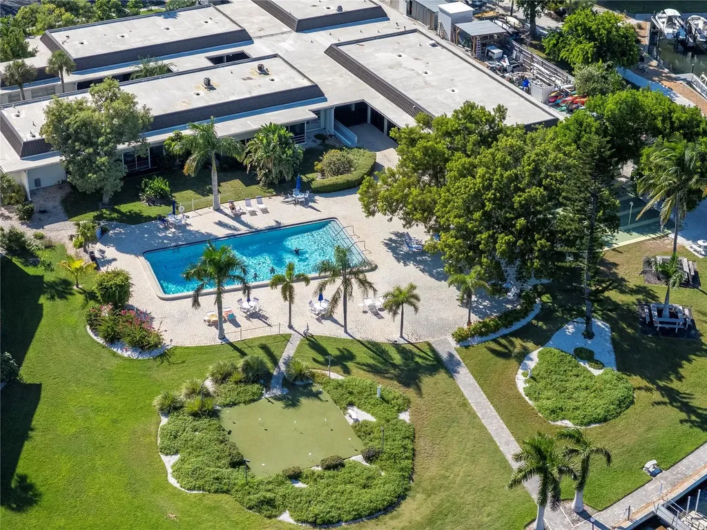 4390 Exeter Drive Longboat Key FL 34228
