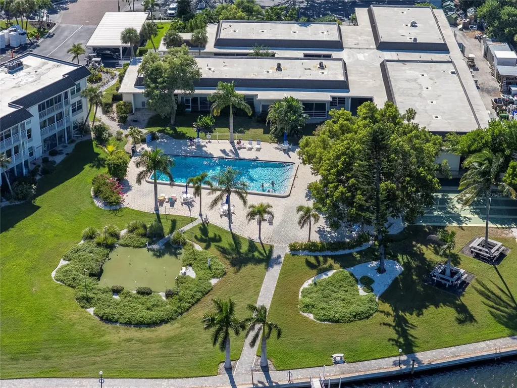 4390 Exeter Drive Longboat Key FL 34228