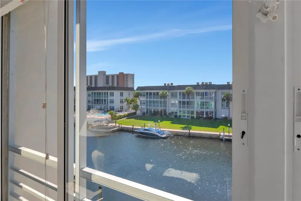 4390 Exeter Drive Longboat Key FL 34228